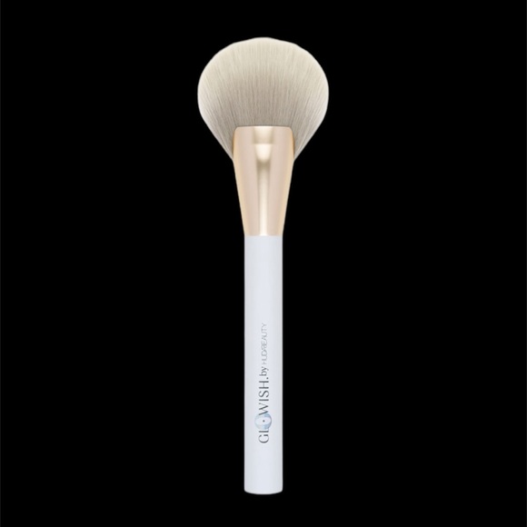 HUDA BEAUTY glOwish complexion brush - Picture 1 of 7
